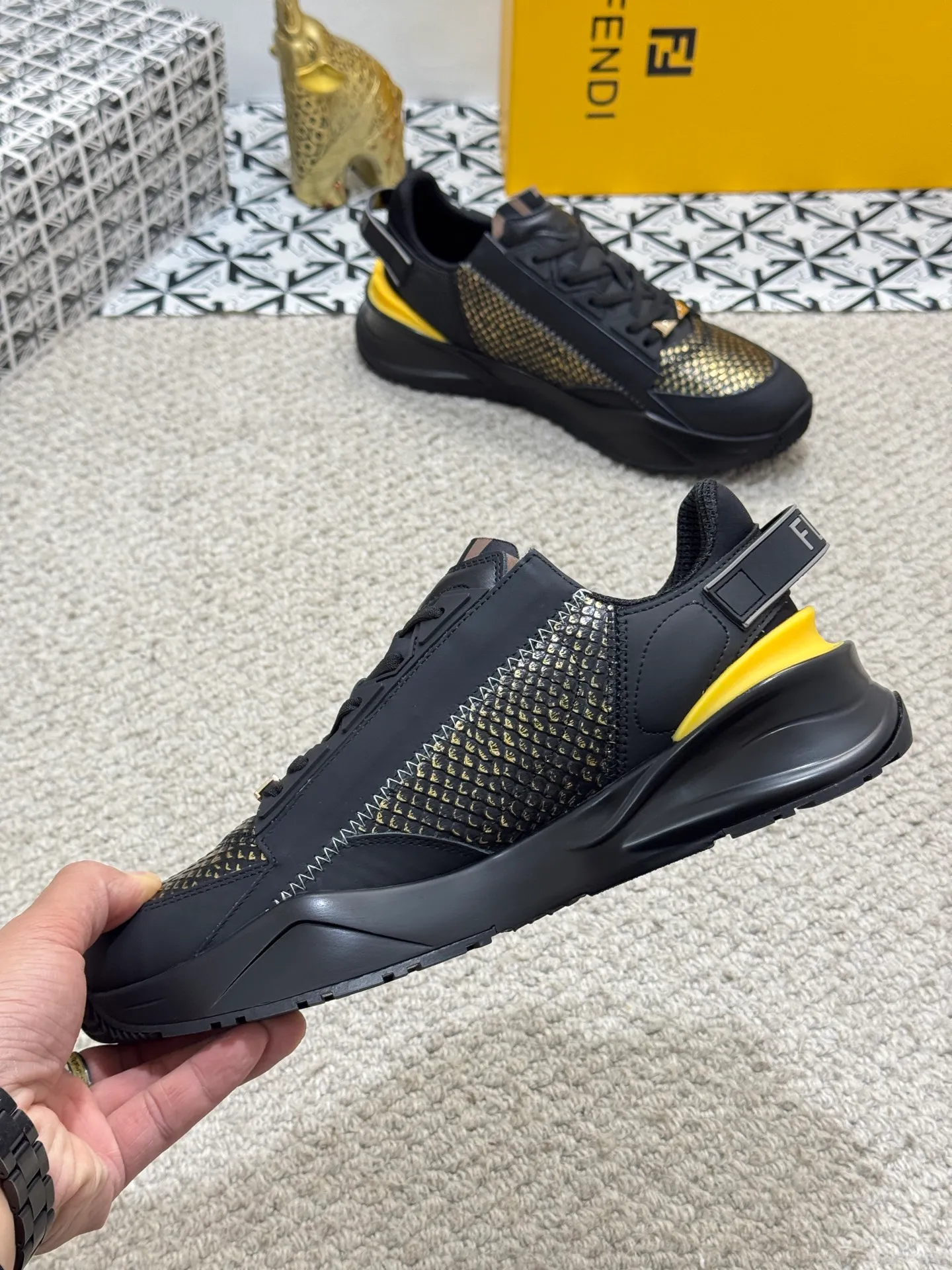 Men's men's shoes 💰520 [New style] 🦥🦥 Original quality - Fendi ◾️▫️F D🆕 Spring and summer new men's slip-on sneakers, with elastic straps, side zippers, and corrugated soles engraved with F. Embossed Fendi Flow lettering on the heel. Mixed material of high-tech fabric and black suede. FF graphic tongue. Ultra-light and wear-resistant EVA sole. Size: 38-44 (45 customized